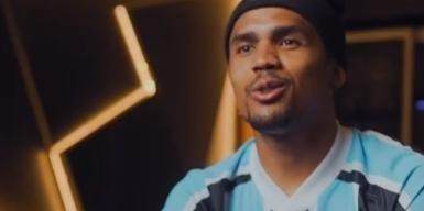 开云登录入口-薪水不止减半 道格拉斯·科斯塔回格雷米奥穿10号